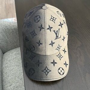Louis Vuitton MNG Gradient Cap
